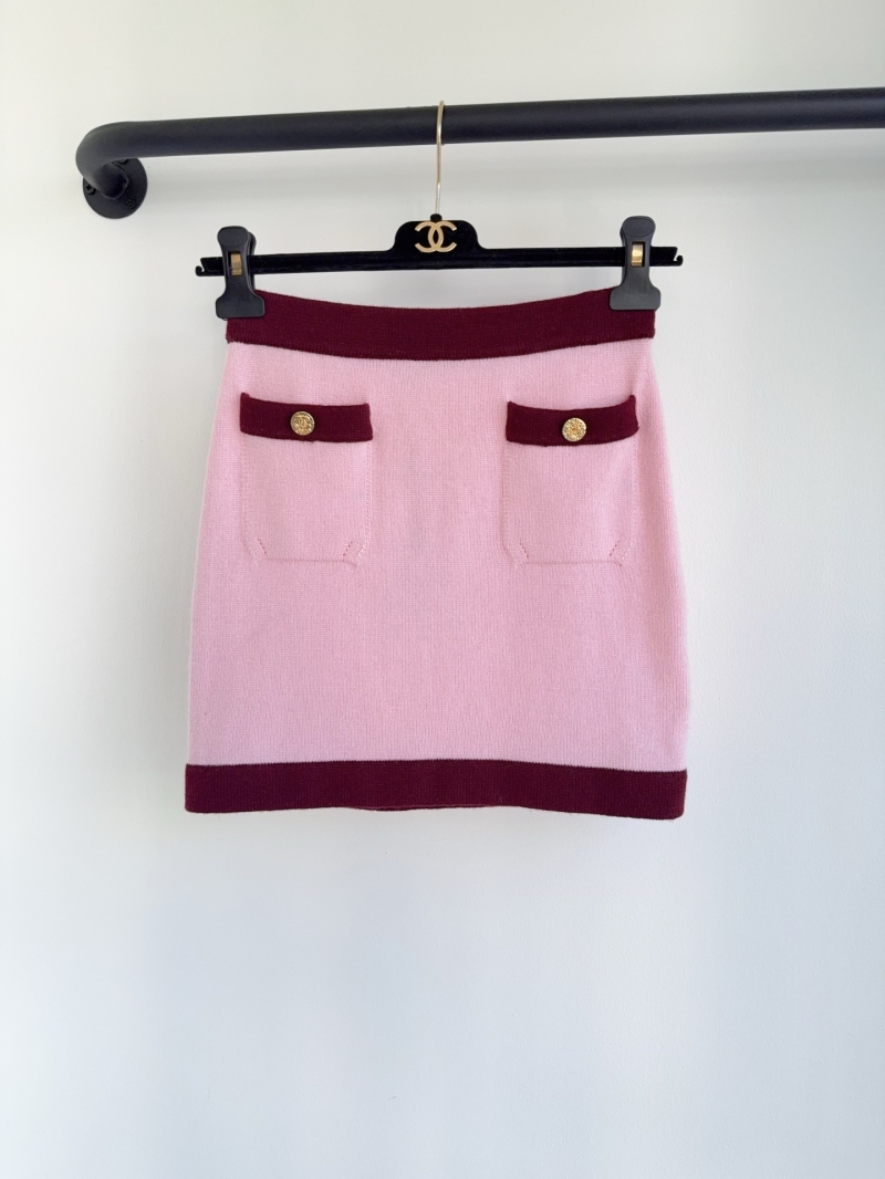 Chanel 2025 Spring/Summer Color-Block Knit Skirt - Luxe Pink