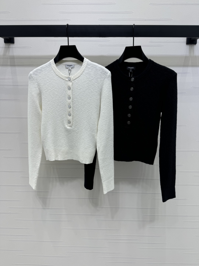 Chanel Elegance White Slim-Fit Knitted Long-Sleeve Top - Luxe Comfort
