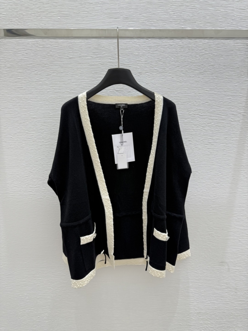 Chanel Wool Cardigan - Black & White Elegant Knitwear