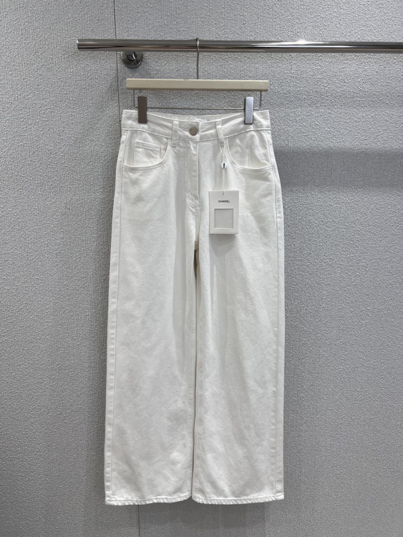 Chanel Spring/Summer White Denim Pants with Gradient Sequin Pockets - Exclusive Edition