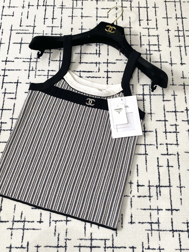 Chanel Elegant Black Vest - Breathable Luxe Design