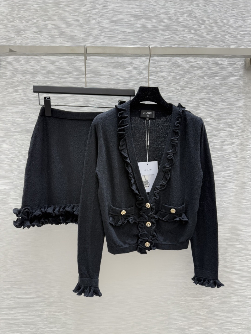 Chanel Early Autumn Pure Black Lace-Trim Knit Cardigan