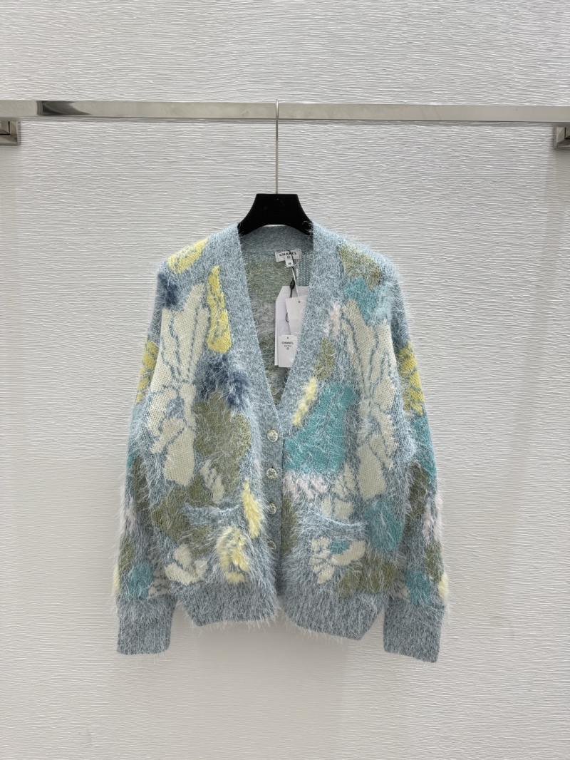 Chanel Early Autumn V-Neck Cardigan - Luxe Wool & Cashmere Blend