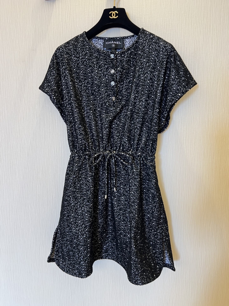 Chanel Printed Cinched-Waist Dress - Elegant & Flattering