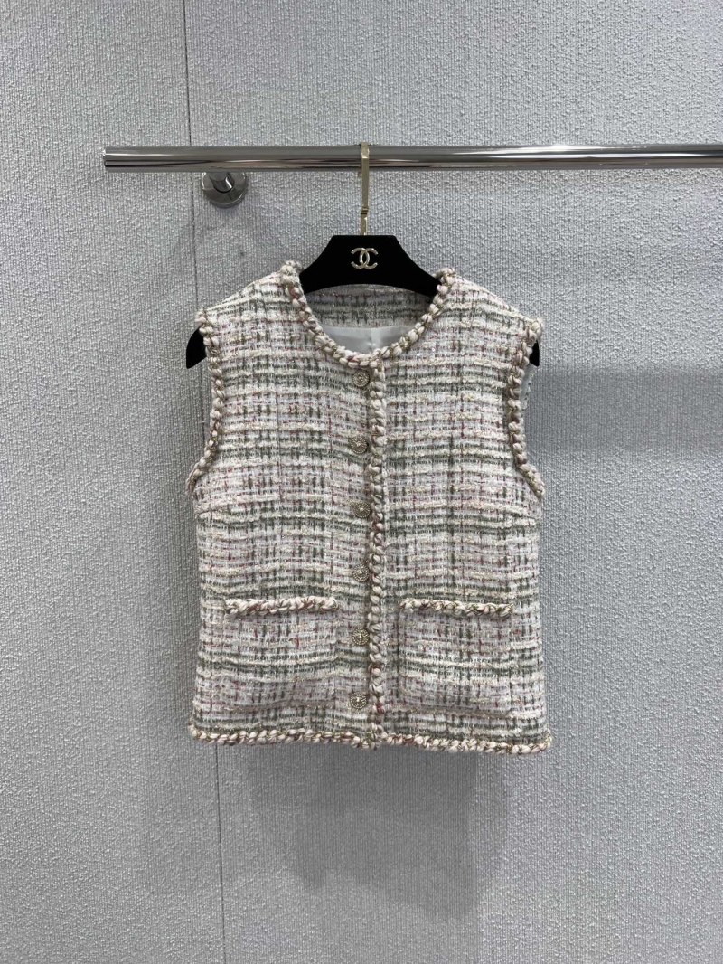 Chanel Luxe Tweed Vest - Elegant Textured Design with Gold Accents