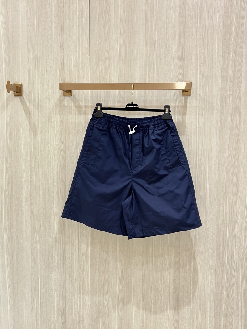 Gucci Luxe Cotton Poplin Shorts with Iconic Emblem