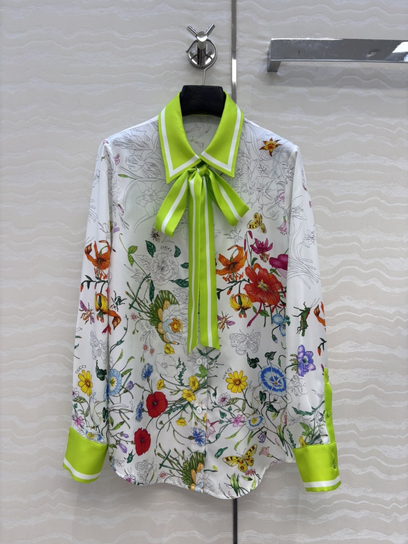 Gucci GG Romantic Vacation Print Silk Shirt in Apple Green and White