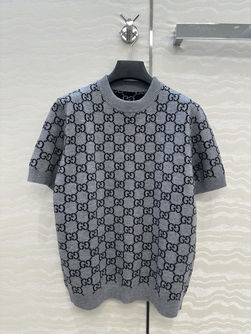 Gucci GG Jacquard Wool Short-Sleeve Sweater: Reversible Luxury Knit with Classic Crewneck