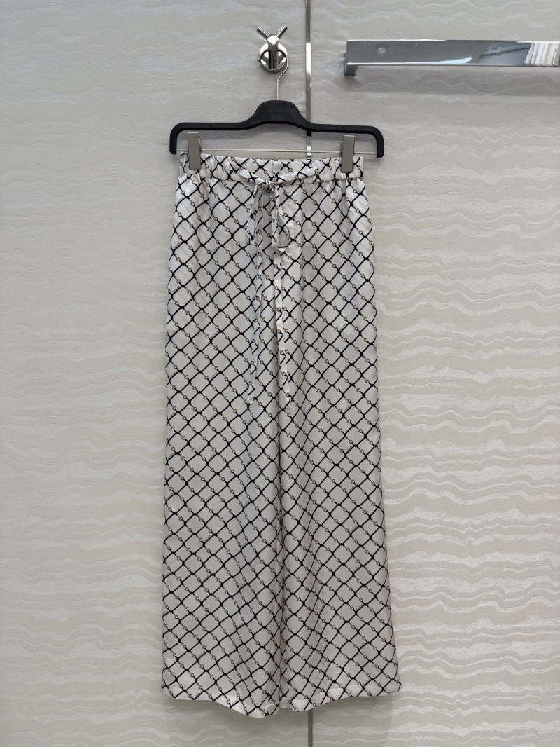 Gucci Signature GG Horsebit Print Straight-Leg Trousers in Sumptuous 100% Silk Twill (Black/White)