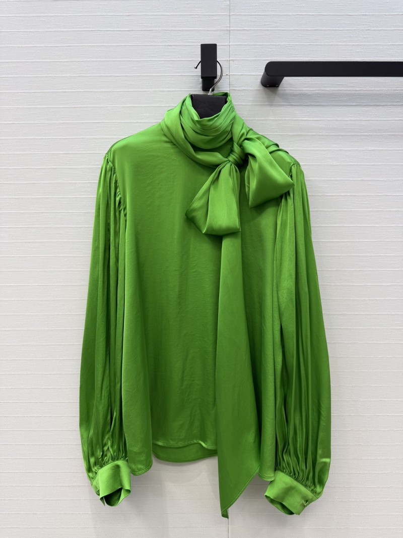 Gucci Exquisite 100% Silk Crepe Lantern-Sleeve Pussy-Bow Blouse in Apple Green