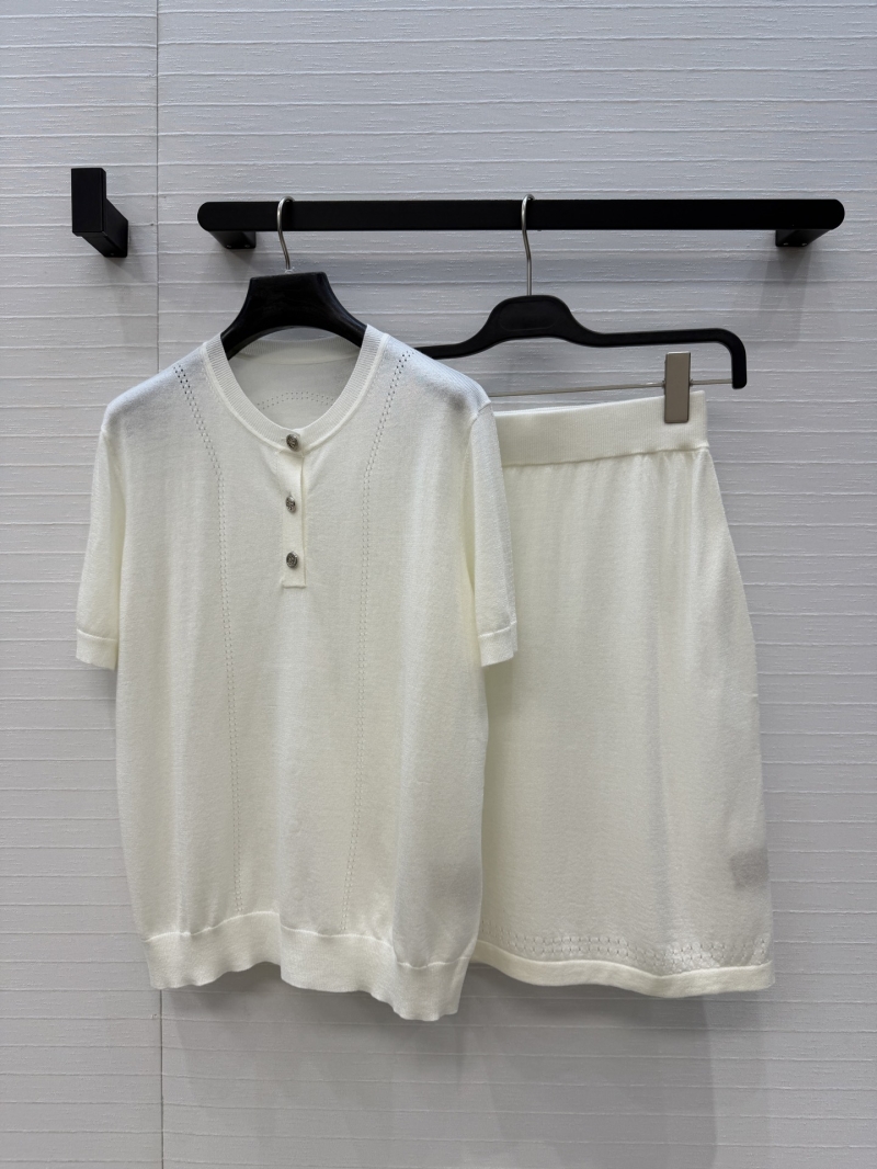 Hermès Sumptuous Cashmere-Wool Blend Two-Piece Knitted Set with Signature Openwork H Pattern