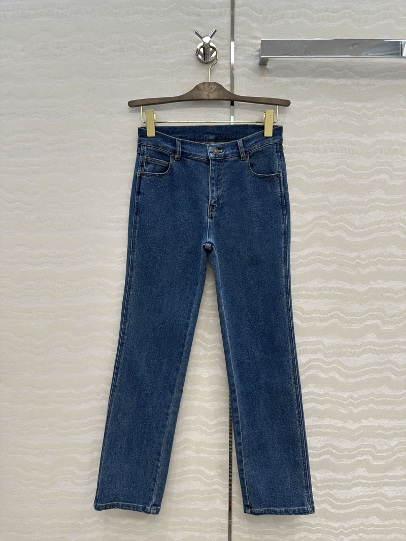 Loro Piana Exclusive Luxe Brooke Straight Leg Jeans in Vintage Washed Blue - High IQ Style Essential