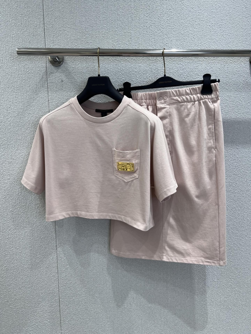 Louis Vuitton Spring Summer Metal Logo T-Shirt & Skirt Set