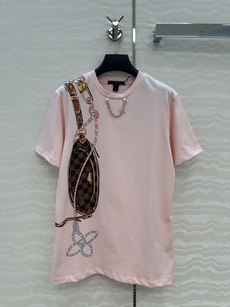 Louis Vuitton LV25 Ski Collection T-Shirt in Premium Cotton Knit with 3D Monogram Crossbody Bag Print