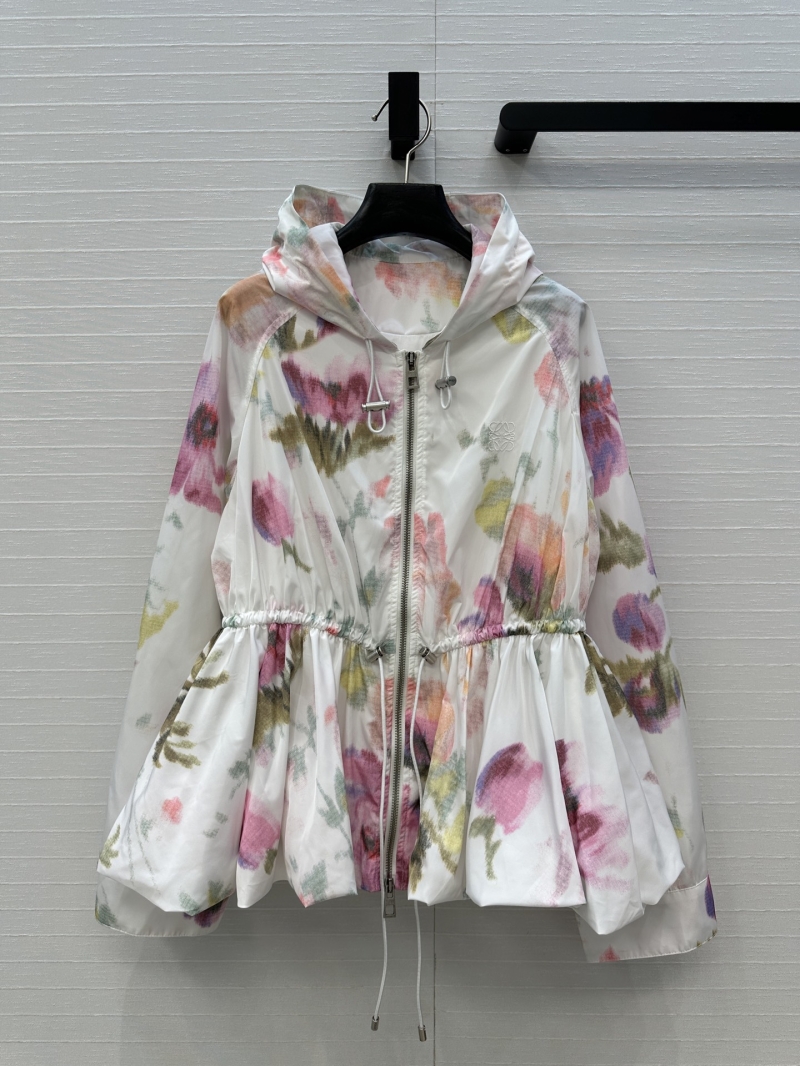 Loewe Exclusive Poppy Print Sun Protection Hooded Jacket – Lightweight & Chic with Drawstring Waist