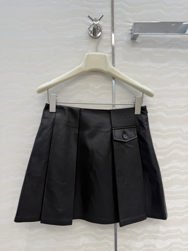 Loewe Exquisite 100% Lambskin Pleated A-Line Mini Skirt in Black