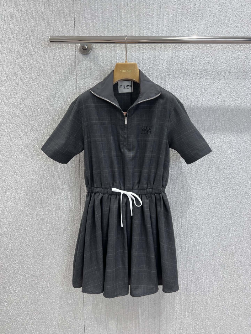 Miu Miu Early Fall 2025 Gray Prince of Wales Plaid Pleated Dress