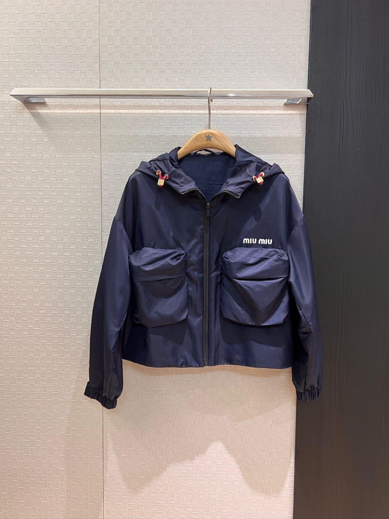 Miu Miu Red Rope Detail Nylon Hooded Windbreaker Jacket in Green