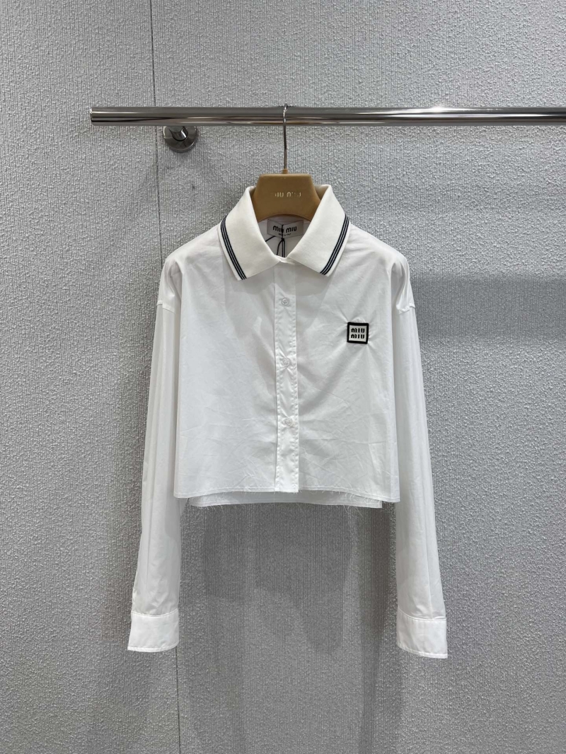 Miu Miu Early Fall Collection Classic White Short-Sleeve Shirt with Embroidered Logo - Youthful Campus Style