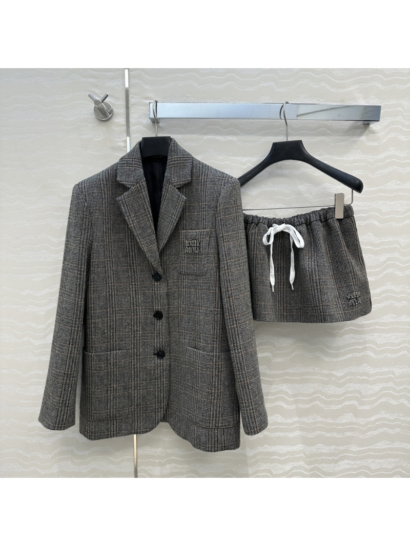 Miu Miu Women's Tweed Mini Skirt - Exquisite 100% Wool, Vintage Plaid, Sweet & Edgy, Tailored Fit, Grey