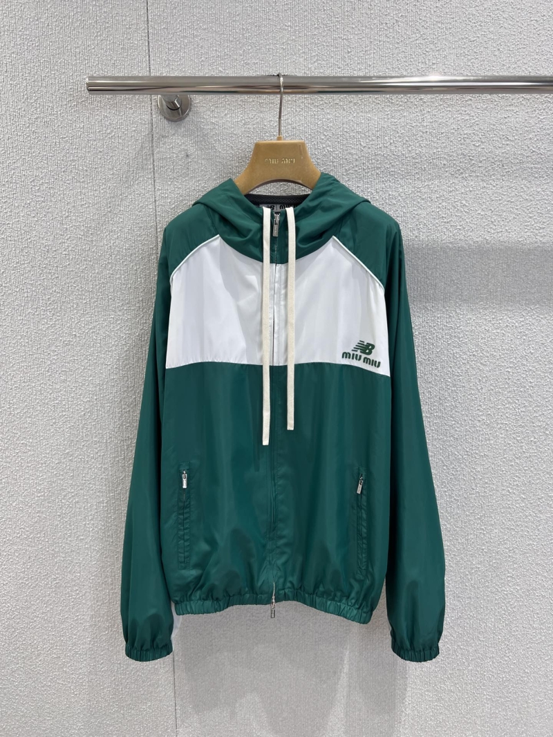 Miu Miu & New Balance Collaboration Color-Block Hooded Windbreaker Jacket in Forest Green | Oversize Fit | High-Quality Windproof Fabric