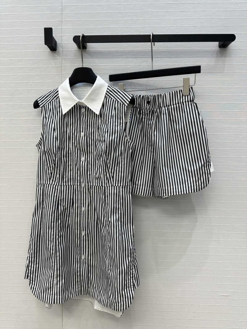 Max Mara Elegant Striped Sleeveless Shirt & Shorts Set