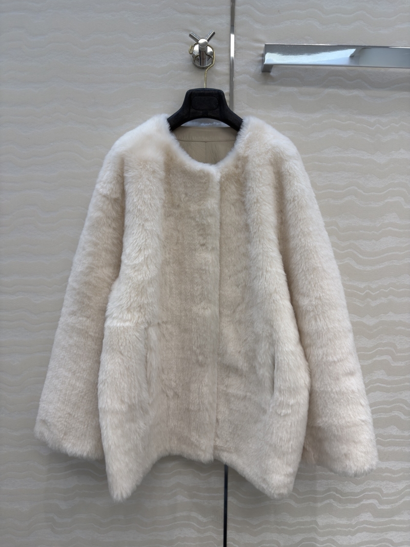 MaxMara Opulent Imported Spanish Lamb Shearling Coat - Cloud-Soft Collarless Relaxed Fit