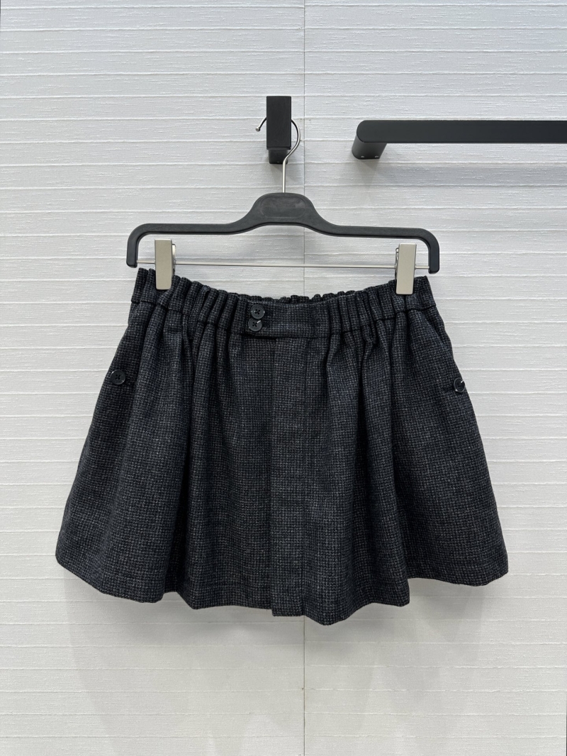 Prada Early Fall Collection Grey Wool Pleated Skirt - Luxe Tailored Design