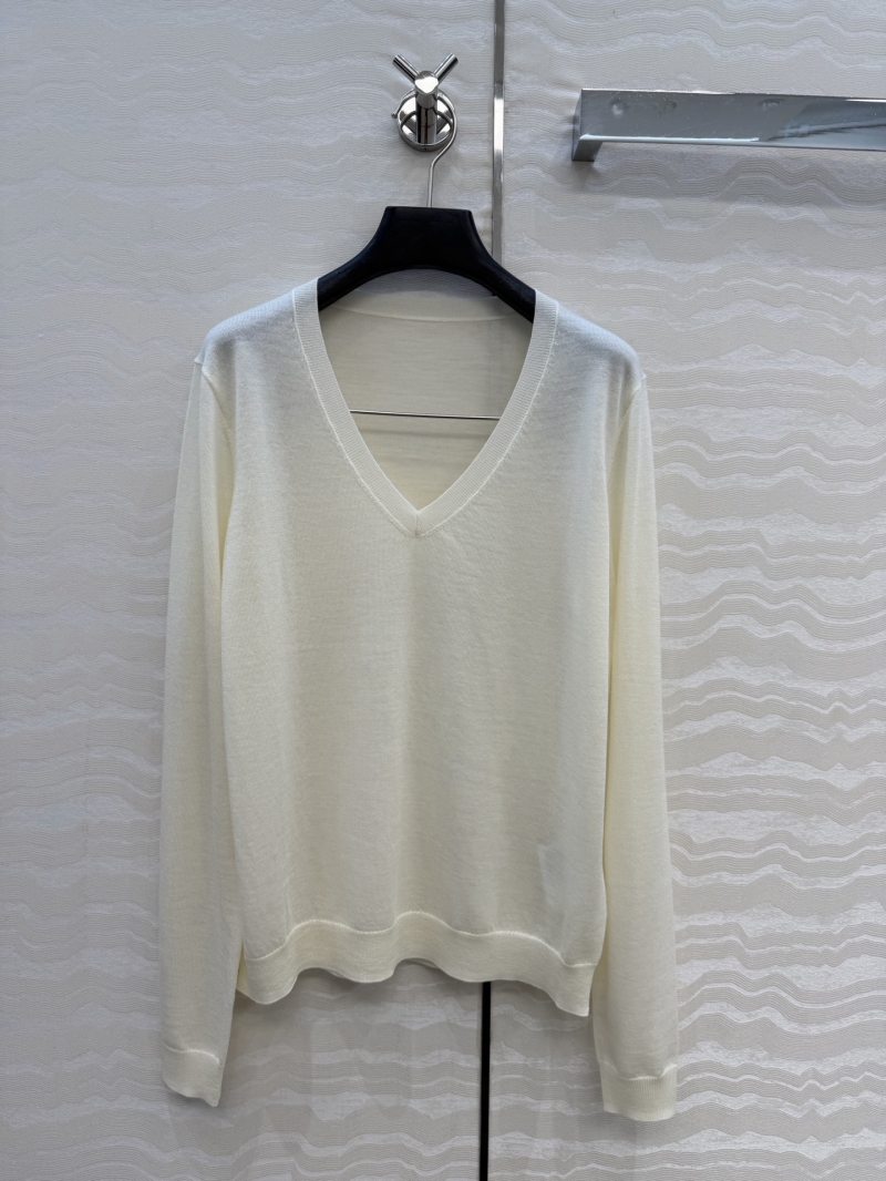 Prada Sumptuous 100% Merino Wool 18-Gauge V-Neck Sweater in Cream White