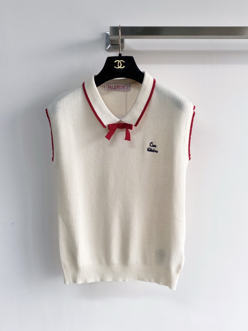 Valentino Chez Valentino Embroidered Ribbed-Knit Sleeveless Polo Vest in Cream and Red