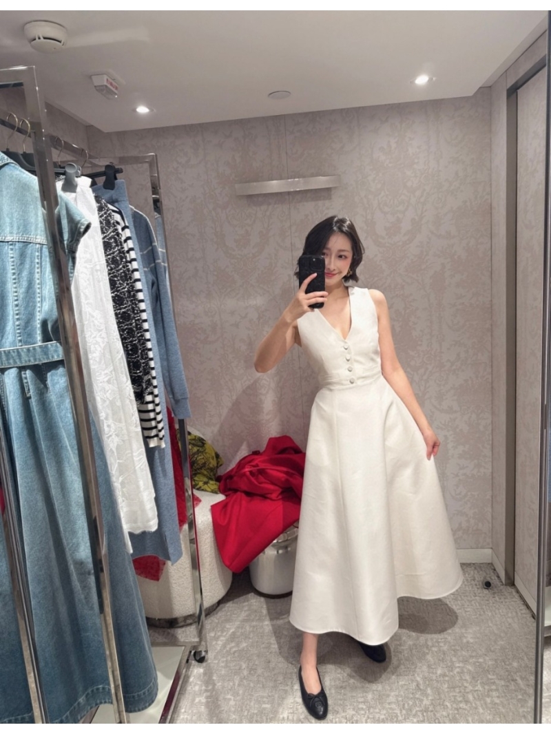 Dior Limited Edition 2026 Sheep Wool & Mulberry Silk V-Neck Sleeveless Midi Dress in White