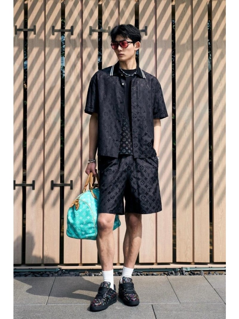 Louis Vuitton Men's Exclusive Ripple Jacquard Shirt