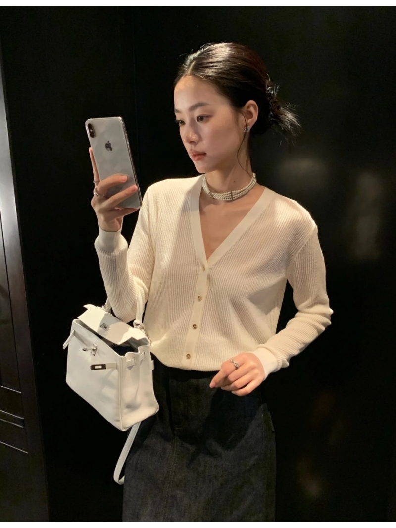 Loro Piana Exclusive V-Neck Knitted Cardigan Creme