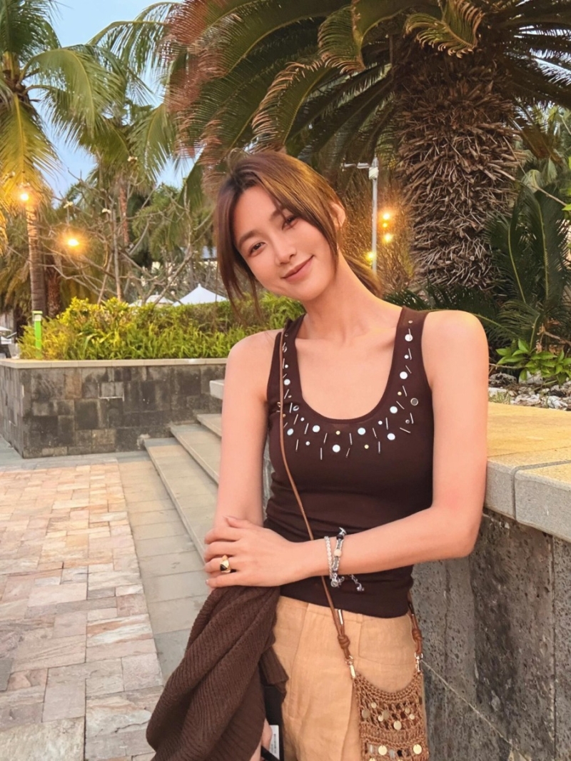 Miu Miu Exclusive Caramel Beaded Metal-Trim Fitted Vest