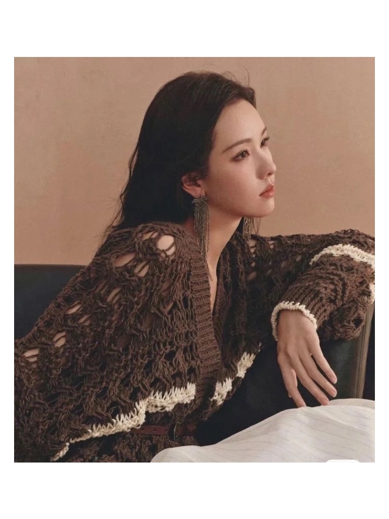 Brunello Cucinelli Luxe Khaki Lace-Detail Cardigan - Elegant Old Money Style