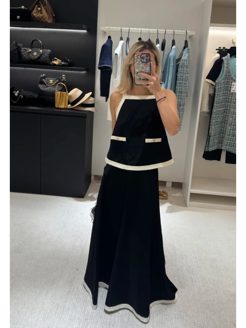 Chanel 25A Series Colorblock Knit Vest - Elegant & Slimming Luxe Design