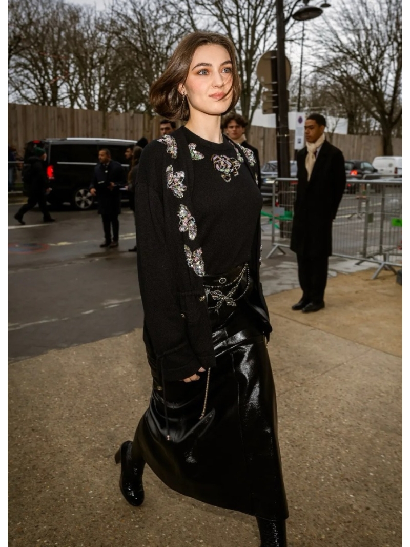 Chanel Coco25a Atelier Exclusive Hand-Beaded Cashmere Blend Sweater - Black & Gold