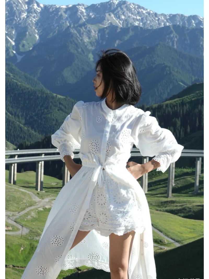 Valentino Exclusive Southern France Vacation Style Lace Embroidered Two-Piece Shirt Dress with Shorts