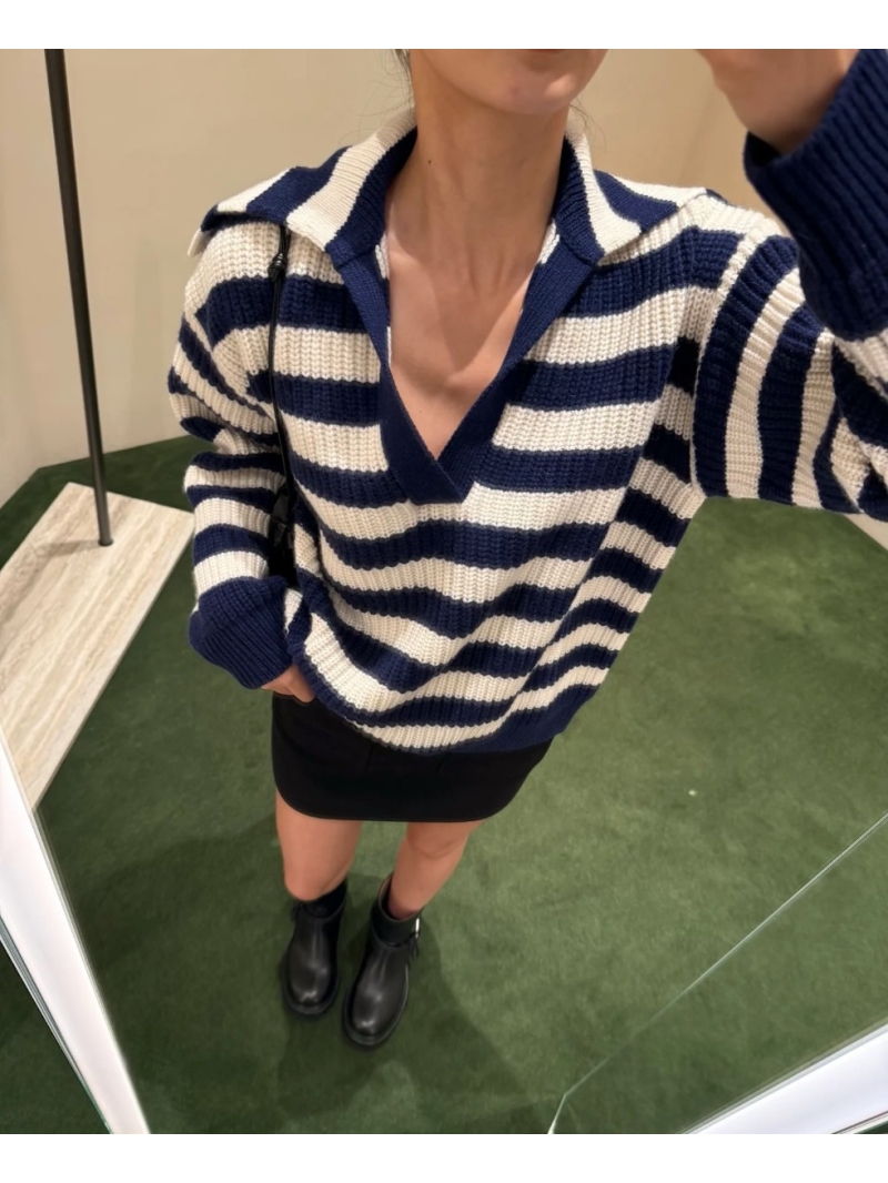 Bottega Veneta Exclusive Nautical-Inspired Striped Sweater in Navy Blue and White - 30% Cashmere, 70% Wool