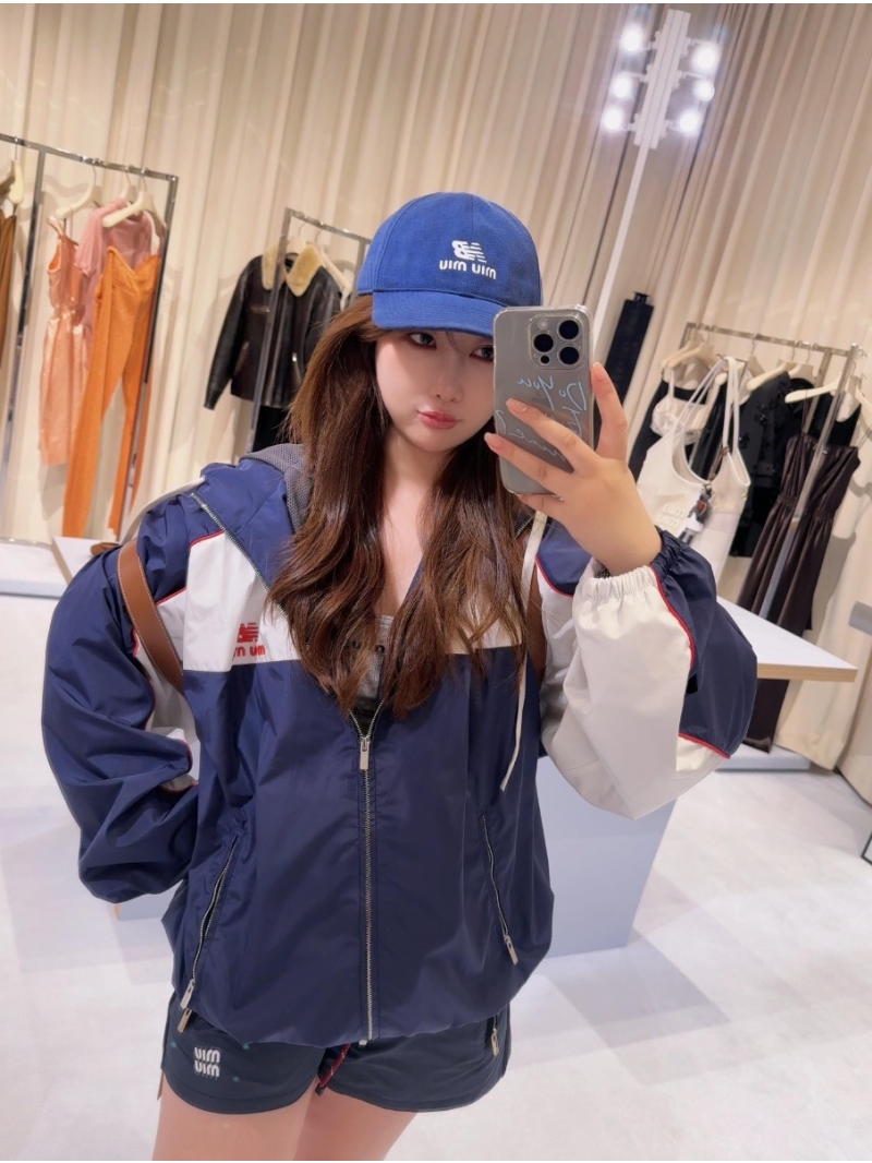 Miu Miu & New Balance Collaboration Color-Block Hooded Windbreaker Jacket in Navy Blue, High-Quality Windproof Fabric, Oversize Fit