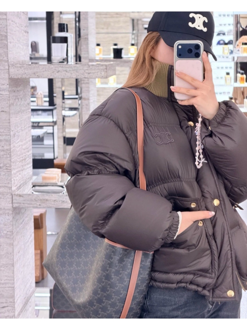 Celine Exquisite British Style Puffer Jacket with Arc de Triomphe Embroidery, Custom Wool Ribbing, and Imported 90% White Duck Down Filling