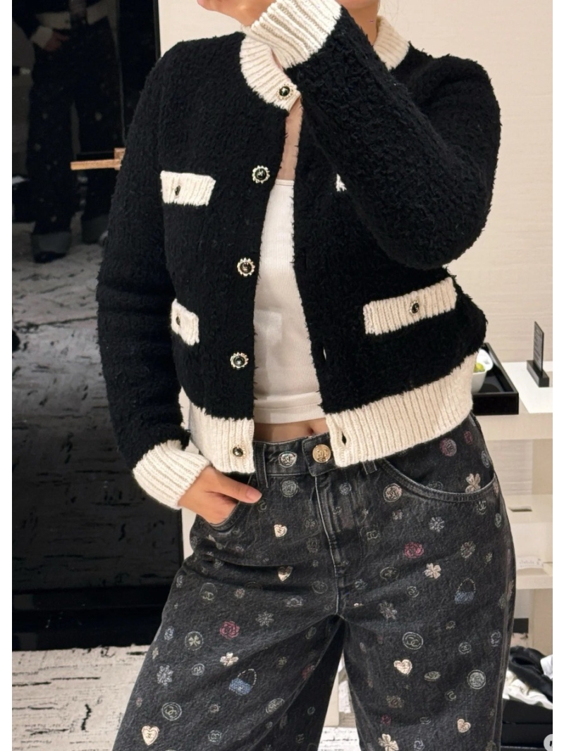 Chanel Coco25b Beauty Girl Contrast Color V-Neck Cardigan - Imported Premium Fluffy Yarn, Slimming French Court Style