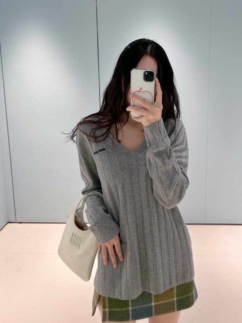 Miu Miu Wool-Cashmere Blend Ribbed V-Neck Sweater in Charcoal Grey