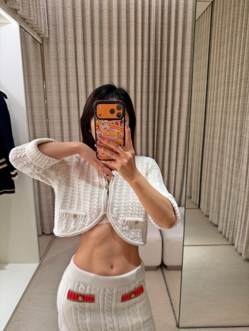 Chanel 26C Métiers d'Art Cropped Cardigan | Luxe White Textured Knit | Timeless Resort Wear