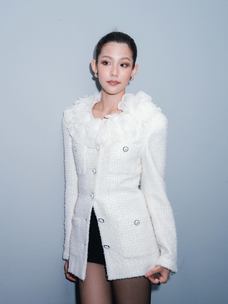 Chanel Flower Petal Collar Iridescent Tweed Jacket in Pearlized White