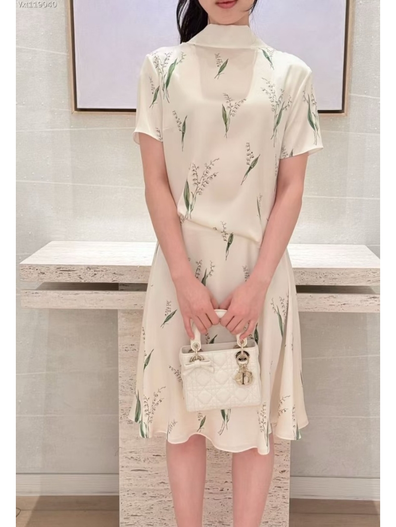 Dior Lily of the Valley Print 100% Silk Short-Sleeved Shirt with Back Ribbon Tie