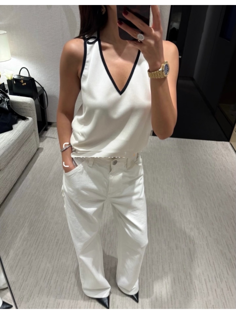 Chanel Contrast Trim V-Neck Knit Tank Top with Signature Ring Detail - White/Black