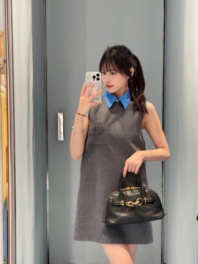 Miu Miu 25SS Wool Tweed Dress with Collar Detachable