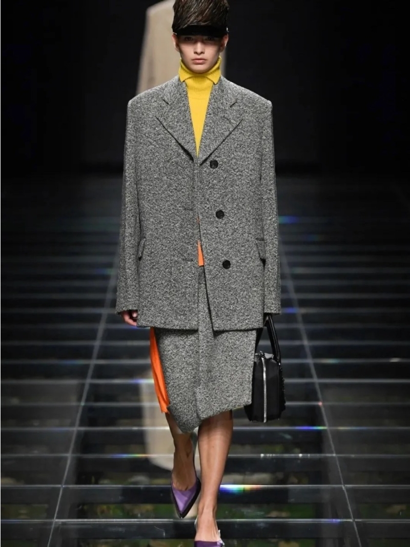 Prada 24 Pre-Fall Collection Stylish Floral Gray Blazer with Tiffany Blue Satin Accents