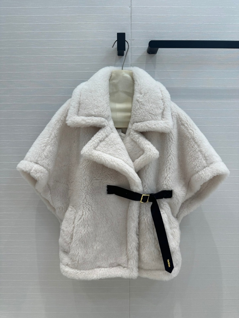 Max Mara Fall/Winter Collection Teddy Alpaca Cape Coat - White